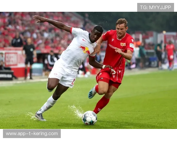 德甲莱比锡边路传中精准，主场胜果被稳住