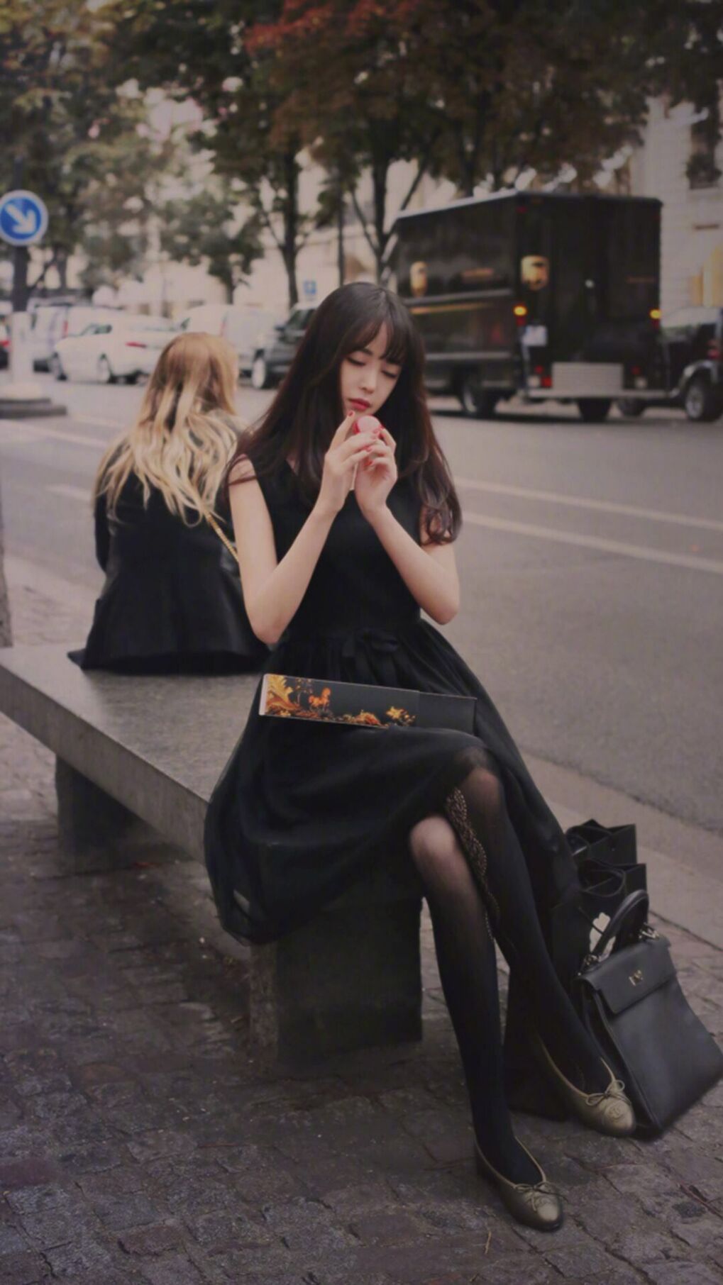 开云体育在线-中国女篮展现团队精神 赛场表现抢眼,中国女篮的精神