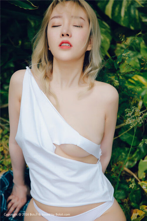 开云官方网-拜仁后防稳固,零封对手,拜仁新签后卫