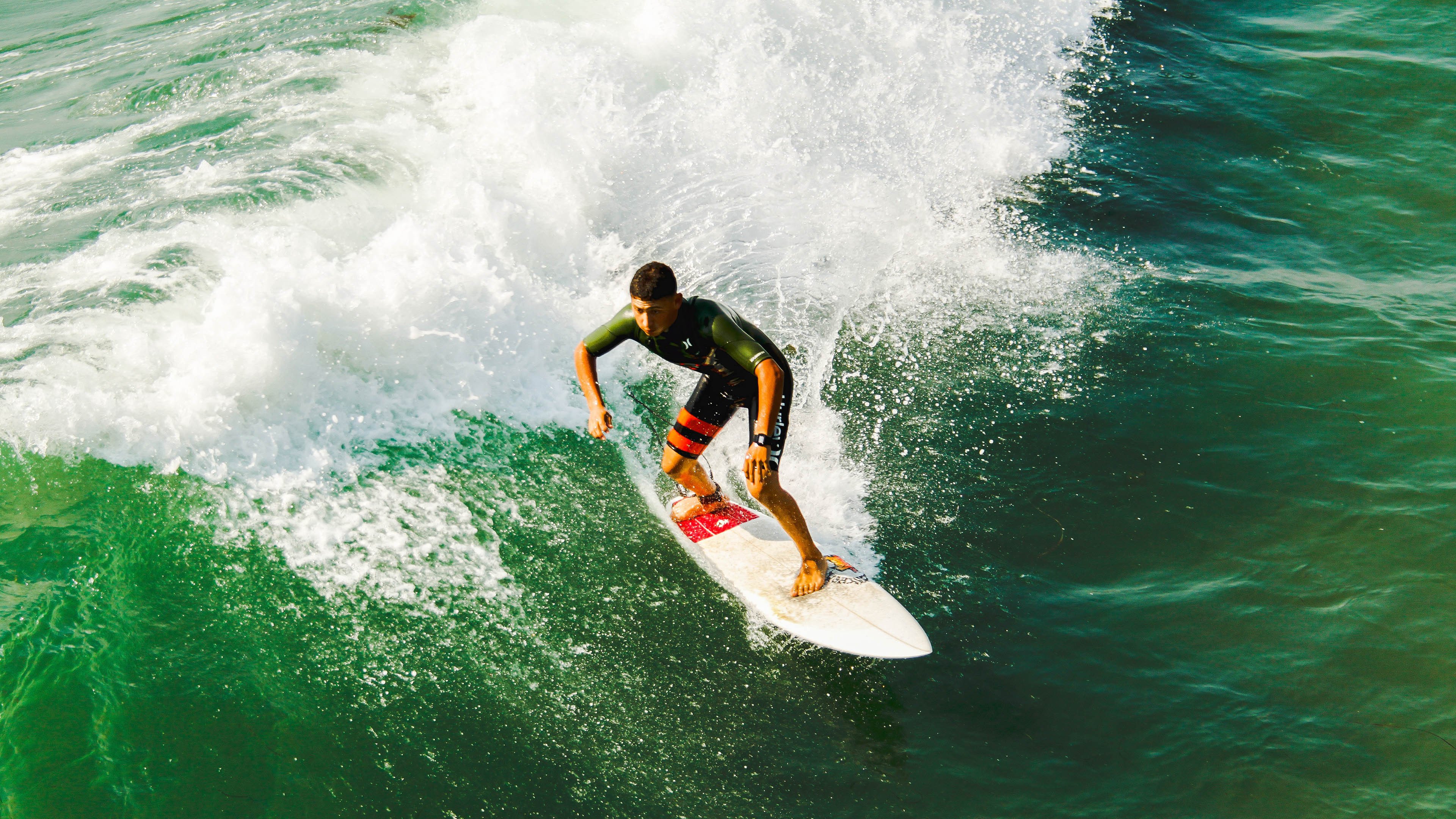 开云体育app注册-拜仁中场节奏掌控力突出,拜仁中场有哪些现役