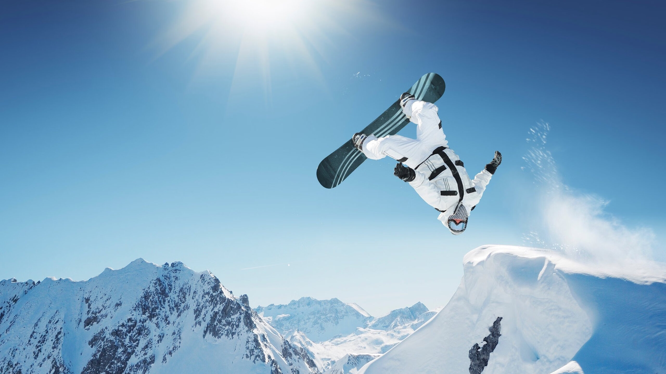 开云体育app入口-攀岩运动普及广泛吸引青少年参与，攀岩运动的好处和坏处