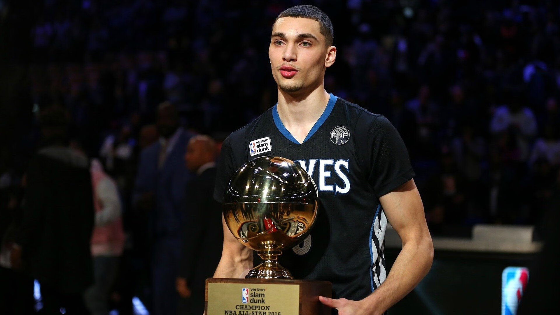 开云官网-明星球员社会影响力日益扩大,明星球员足球