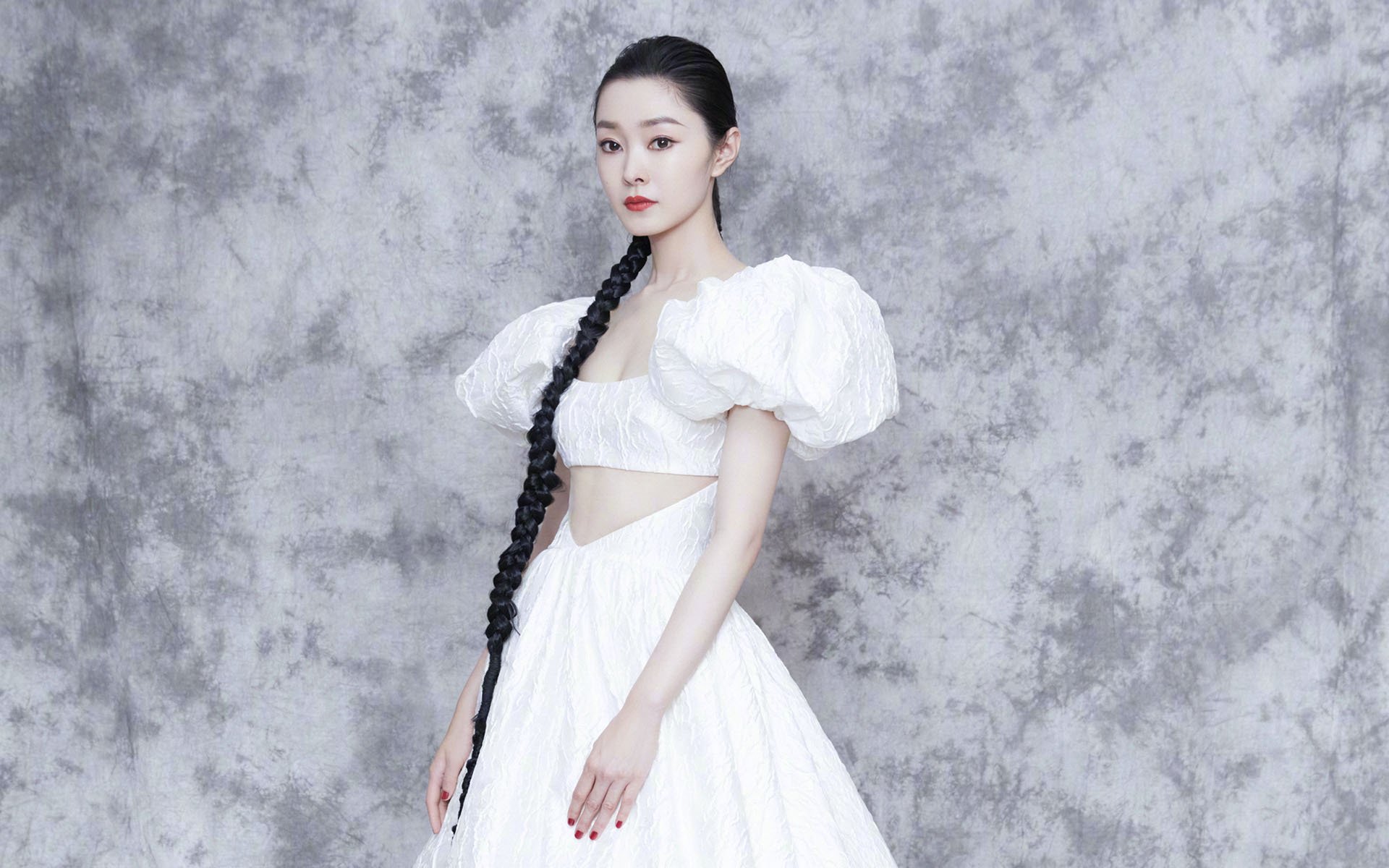 开云体育入口-球员如何在防守端避免换防失位,怎样防守控球队员