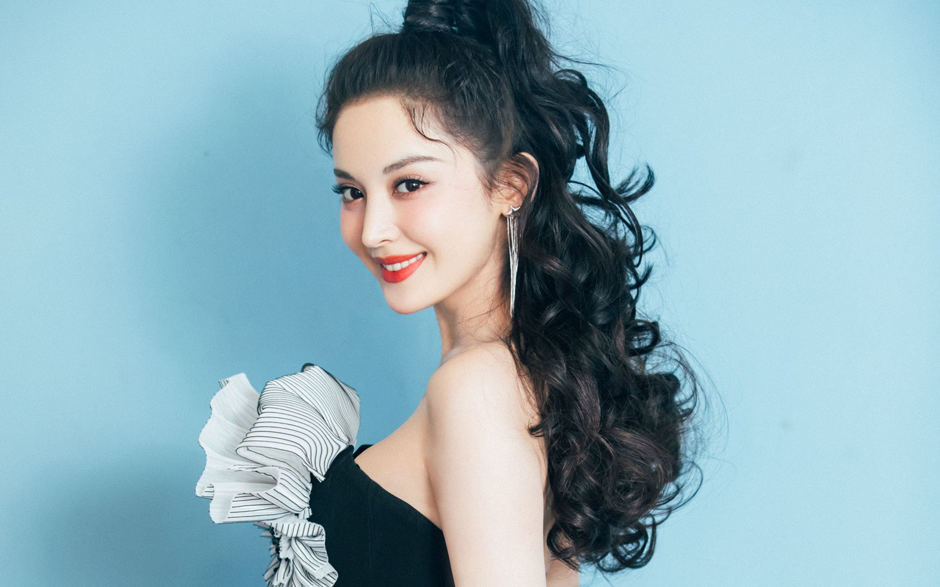 开云体育平台-瑞典团队战术布局:如何应对强敌的进攻,瑞典队的打法