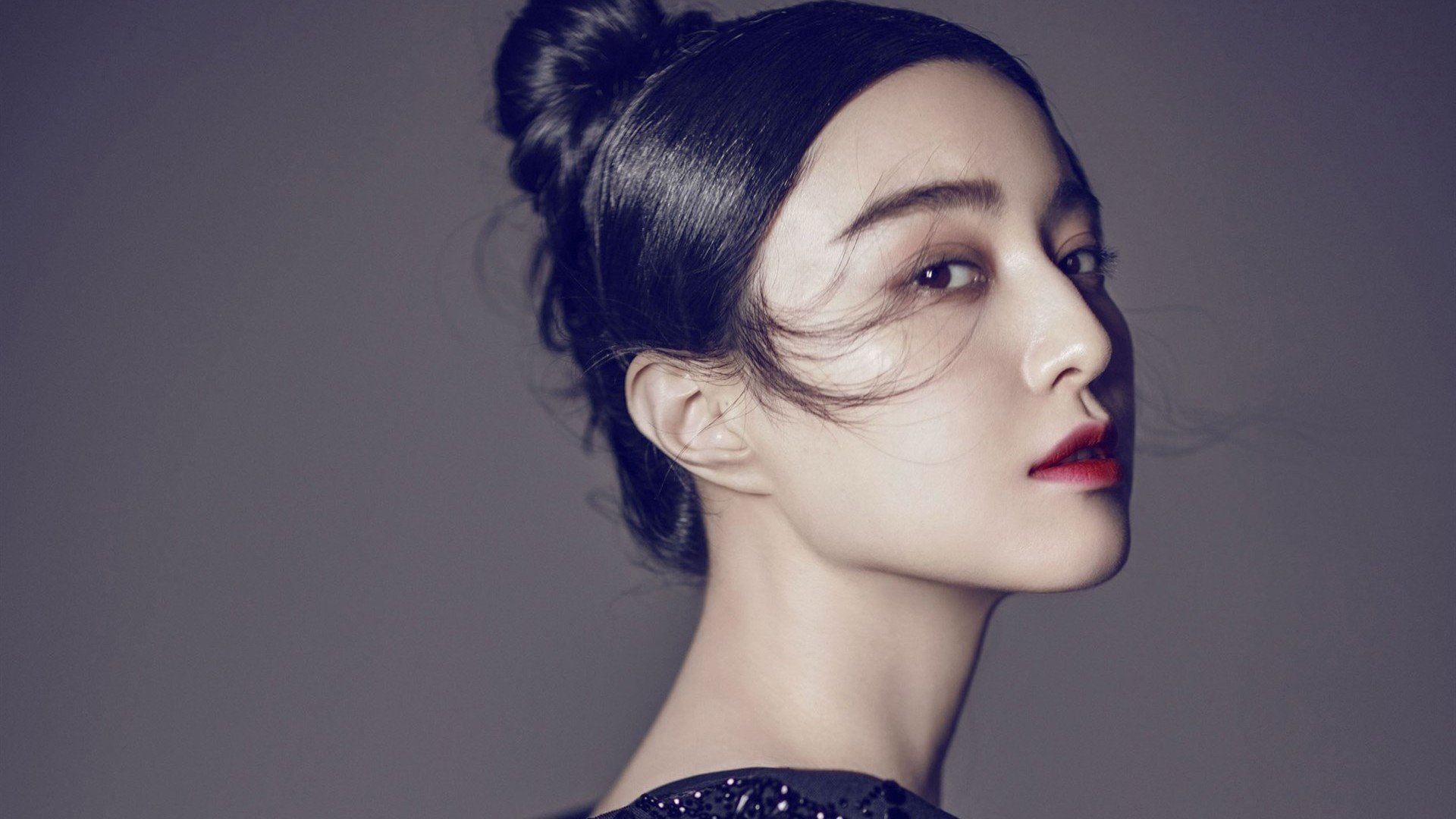 开云体育app注册-轻艇马拉松鸣枪,选手湖中竞风流,赛艇马拉松