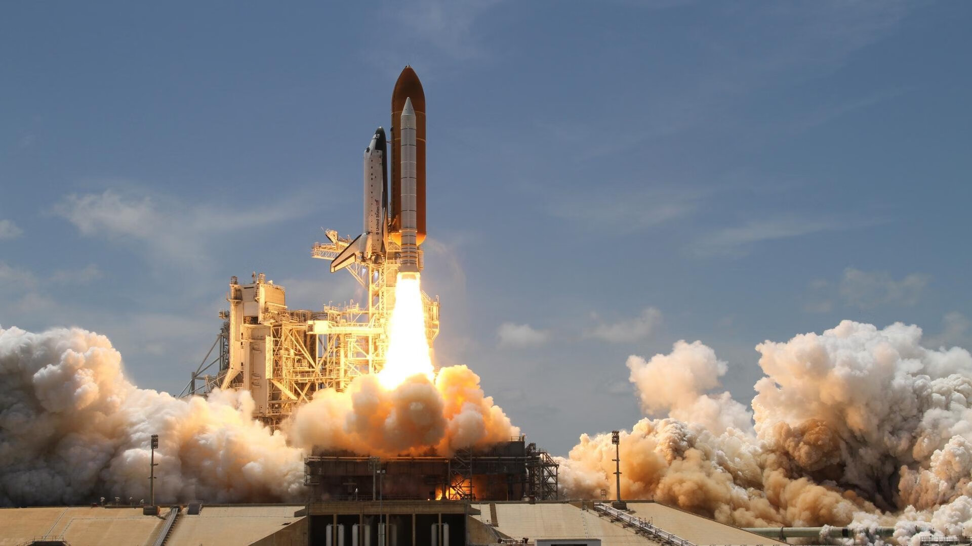 开云官方网-防守反击球队是否以中场硬度弥补边路劣势,防守反击的球队