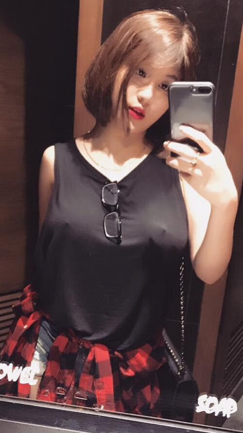 开云体育足球-丁俊晖开球仪式上笑容满面,丁俊晖笑的那一场比赛